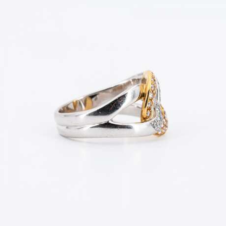 DIAMOND-SET: EAR JEWELERY AND RING - photo 4