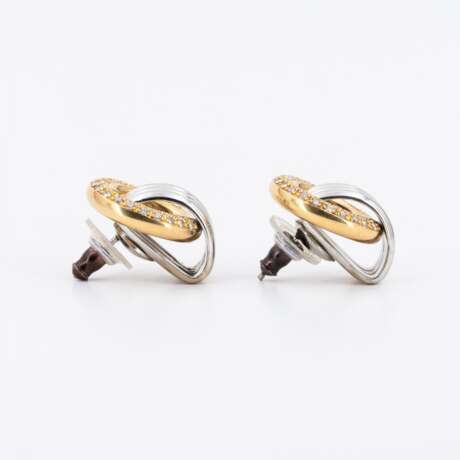 DIAMOND-SET: EAR JEWELERY AND RING - photo 6