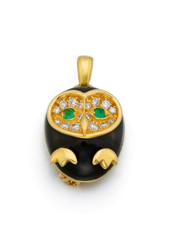 Van Cleef & Arpels. OWL-GEMSTONE-PENDANT - photo 1