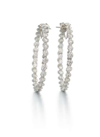 Chopard. DIAMOND-CREOLES - photo 1