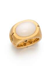 Jochen Pohl. MOONSTONE-RING