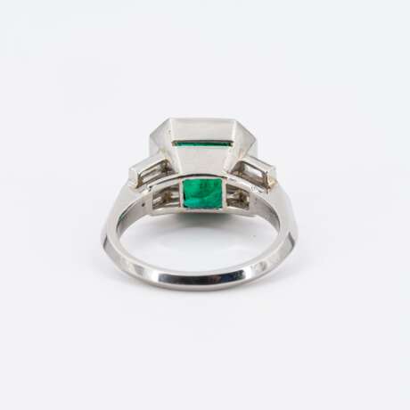 Baeder. COLOMBIAN-EMERALD-DIAMOND-RING - photo 3