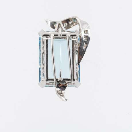 . AQUAMARINE-DIAMOND-LAPEL-PIN - photo 2