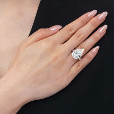 HARRY WINSTON DIAMOND RING - photo 4