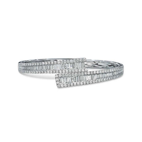 NO RESERVE – DIAMOND BANGLE - photo 1