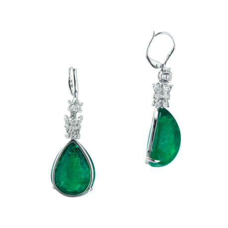 EMERALD AND DIAMOND EARRINGS - фото 2