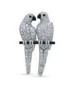 Broches et épingles. NO RESERVE – CARTIER DIAMOND AND ONYX 'PARROT LOVEBIRDS' BROOCH