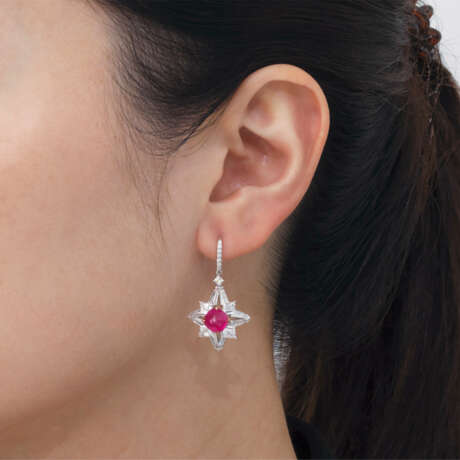 RUBY AND DIAMOND EARRINGS - фото 3