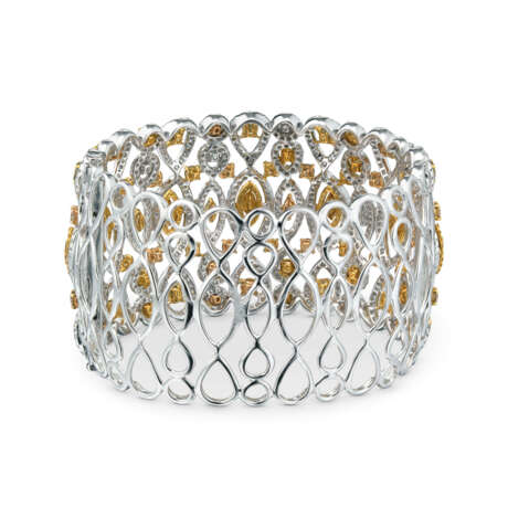 COLOURED DIAMOND AND DIAMOND RING AND BANGLE - photo 4