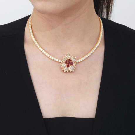 VAN CLEEF & ARPELS GROUP OF DIAMOND AND RUBY JEWELLERY - photo 15