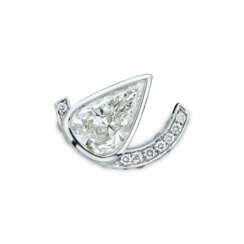 SCAVIA DIAMOND RING