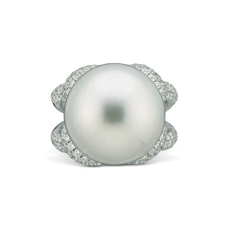 NO RESERVE - PEARL AND DIAMOND RING AND EARRINGS - photo 2