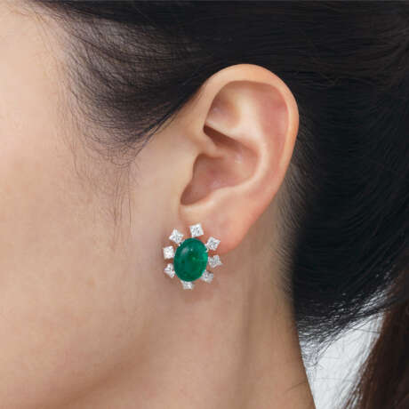 NO RESERVE – SET OF EMERALD AND DIAMOND JEWELLERY - photo 8