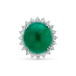 EMERALD AND DIAMOND RING