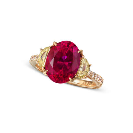 RUBY, COLOURED DIAMOND AND DIAMOND RING - Foto 2