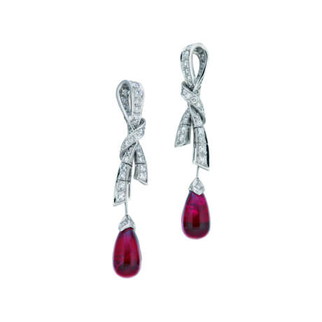 VAN CLEEF & ARPELS GROUP OF MULTI-GEM JEWELLERY - фото 5