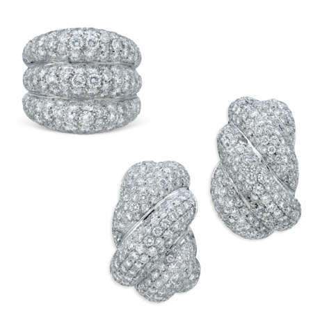 DIAMOND RING AND EARRINGS SET - фото 1