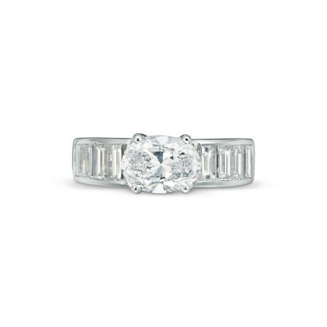 DIAMOND RING - Foto 1