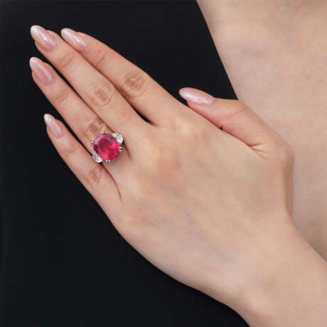 SPINEL AND DIAMOND RING - Foto 4