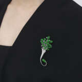 JADEITE AND DIAMOND BROOCH - Foto 3