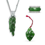 GROUP OF JADEITE AND DIAMOND JEWELLERY - Foto 1