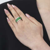 GROUP OF JADEITE AND DIAMOND JEWELLERY - Foto 12