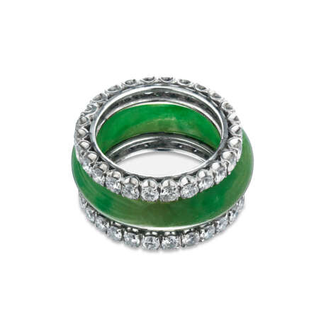 JADEITE ABACUS SEED RING AND PAIR OF DIAMOND RINGS - фото 3