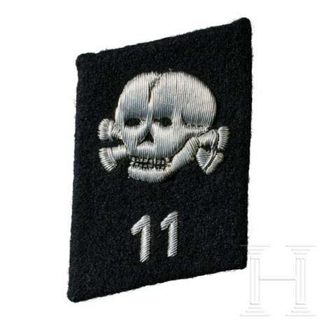 A Right Collar Tab Deathshead for SS TV Officers of Sturm 11 - photo 1