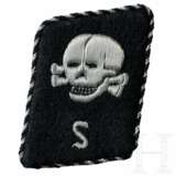 A Right Collar Tab Deathshead for SS TV Enlisted Men/NCO of Medical Personnel - Foto 1