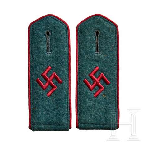 A Pair of Shoulder Straps for Schutzmannschaft Feuerschutz (Schuma) - photo 1