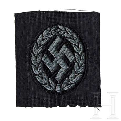 A Cap Insignia for Schutzmannschaft (Schuma) Officer - photo 1