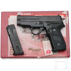 SIG Sauer, Mod. P 228, im Karton