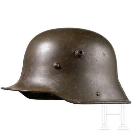 Stahlhelm M 16/18, weiterverwendet bei der bulgarischen Armee - photo 1