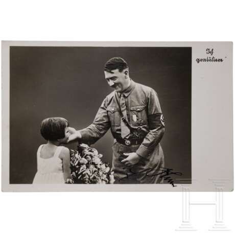 Adolf Hitler - eigenhändig signierte Hoffmann-Fotopostkarte - Foto 1