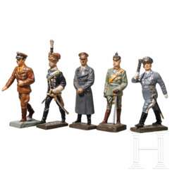 Fünf Lineol-Persönlichkeitsfiguren mit Göring, Hitler, Hindenburg und von Mackensen