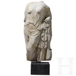 Klassizistische Marmorstatue nach dem hochklassischen Vorbild der Aphrodite der Gärten, um 1800 - frühes 19. Jhdt.