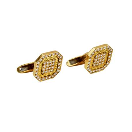 Gold Chopard cufflinks with guilloche and diamonds. - Foto 2