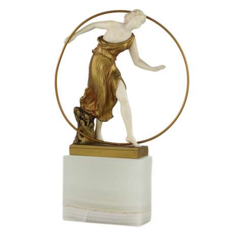 Bronze figure of a Woman with a Hoop, 1920. Georges MORIN (1874-1950) - Foto 1