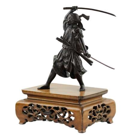 Japanese bronze sculpture of a samurai warrior. Japan. Meiji. The turn of the 19th-20th century. - фото 2