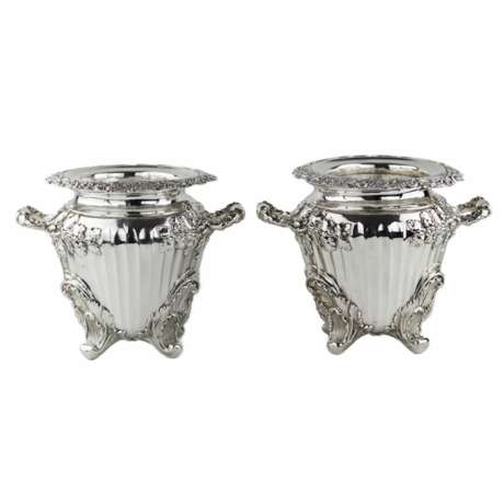 Pair of large, embossed silver wine coolers. England. 1804 Stephen Adams. - Foto 2