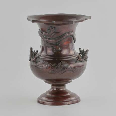 Bronze Chinese vase of the 19th century. - photo 4