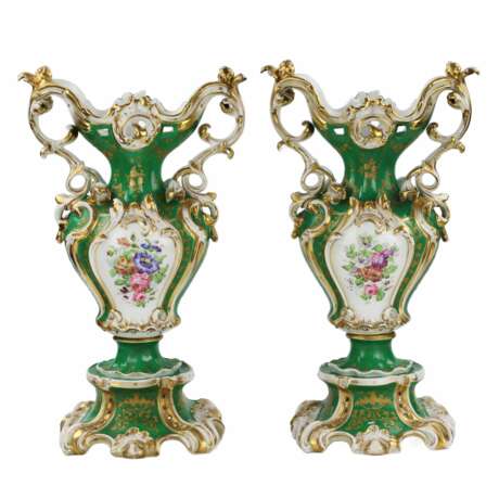 Pair of impressive vases in neo-Rococo style, late 19th century. - photo 2