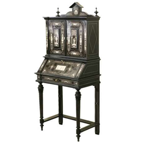 A superb Italian ebony and ivory cabinet from the late 19th century. - photo 4