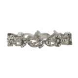 White gold bracelet with diamond flower links. - photo 3