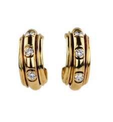 Gold 18K earrings with diamonds. Piaget Possession. 1991.