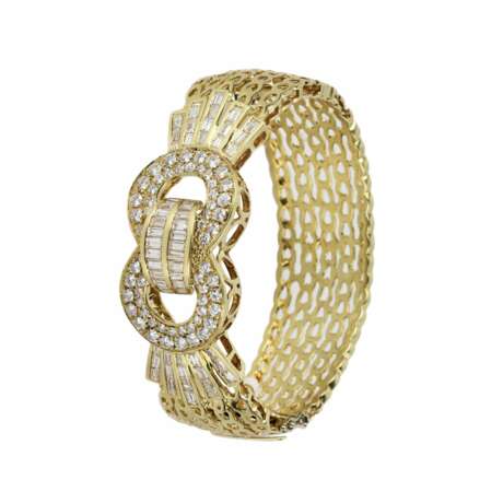 Gold bracelet with diamonds in the form of a belt. - Foto 1