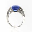 18K white gold ring with diamonds and tanzanite. - Now at the auction