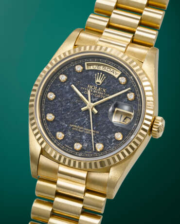 ROLEX. AN ATTRACTIVE 18K GOLD AND DIAMOND-SET AUTOMATIC WRISTWATCH WITH SWEEP CENTRE SECONDS, DAY, DATE, AVENTURINE DIAL AND BRACELET - photo 2