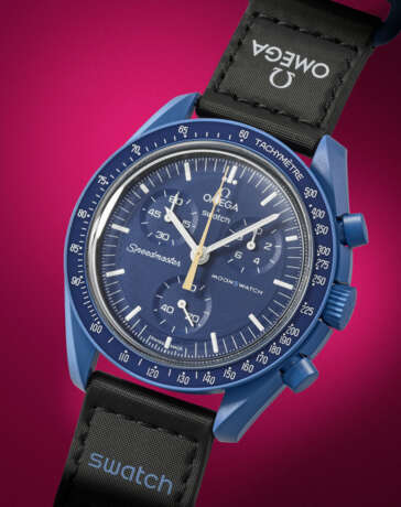 OMEGA X SWATCH. A UNIQUE AND HISTORIC ONE MILLIONTH BIOCERAMIC QUARTZ CHRONOGRAPH WRISTWATCH WITH THE SECONDS HAND COATED WITH OMEGA MOONSHINE™ GOLD - фото 2