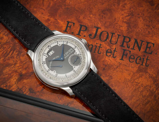 F.P. JOURNE. AN EXTREMELY RARE PLATINUM LIMITED EDITION AUTOMATIC WRISTWATCH WITH DATE, MONTH, ZODIAC INDICATIONS, POWER RESERVE AND RUTHENIUM-PLATED BRASS MOVEMENT - photo 3